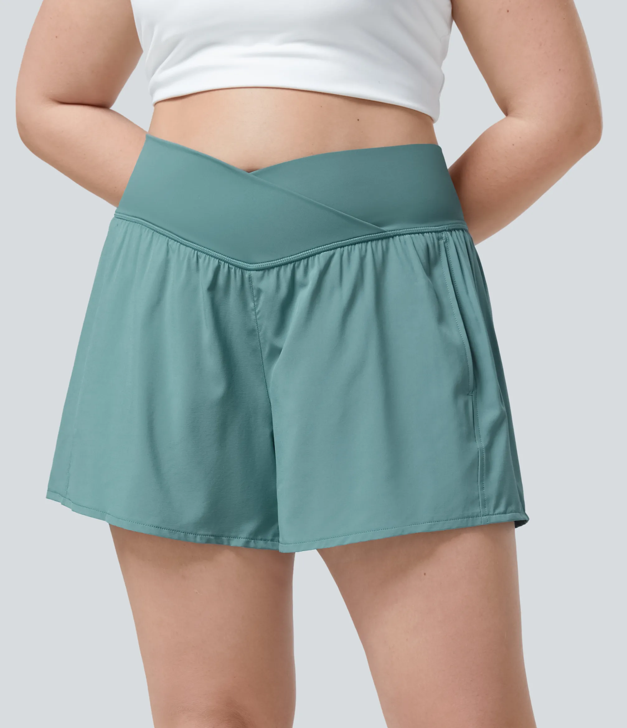 Plus Size<HALARA Breezeful™ High Waisted Crossover Pocket Plus Size 2-in-1 Quick Dry Yoga Shorts 4.5"